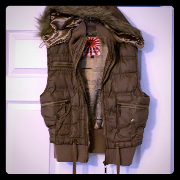 Girls puff vest NWOT - Picture 1 of 5